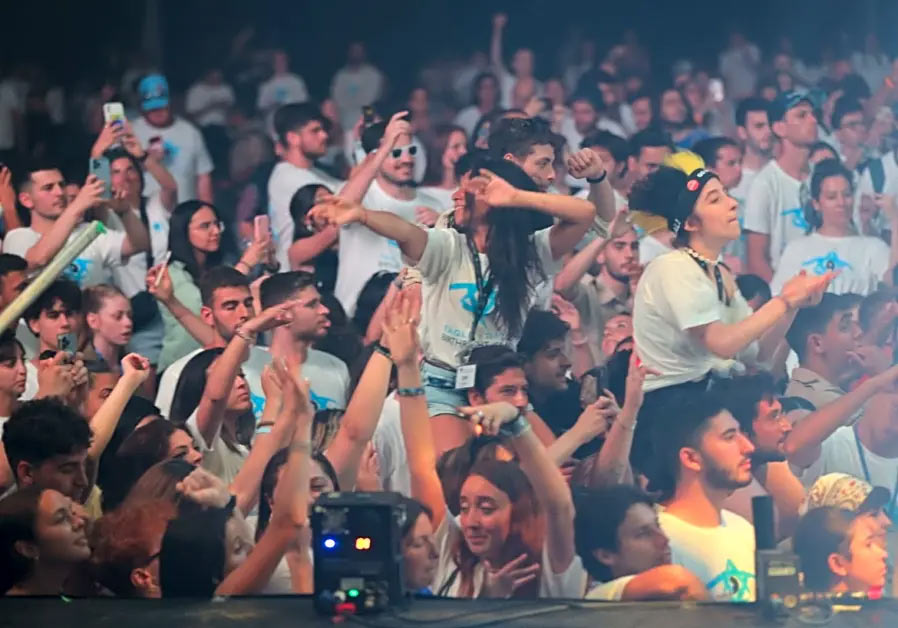 Birthright Israel participants celebrating at the July 2022 Mega Event in Israel
