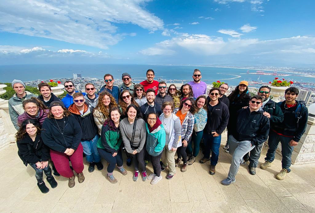 Birthright Israel alum Eric Kenyon with his extended family in Haifa