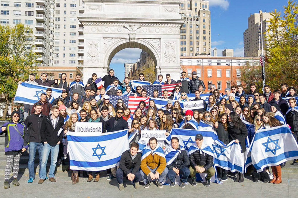 Adela Cojab with fellows Birthright Israel alums and NYU students at Washington Square Park